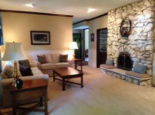 1945 Clover Dr, Inverness, IL 60067