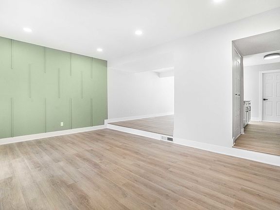 4th image of 33 Pioneer Park Pl