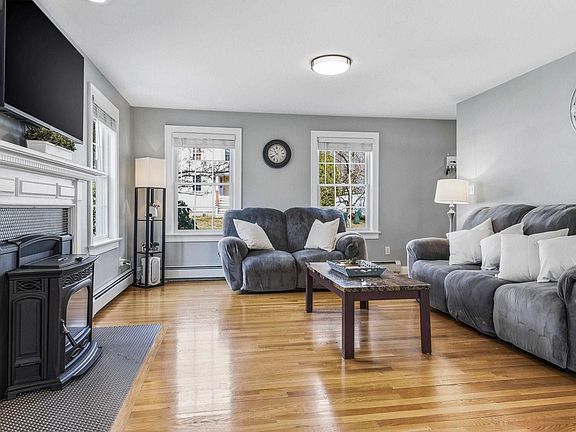 4th image of 17 Lupine Lane