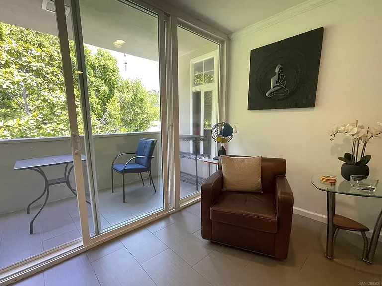 2510 Torrey Pines Rd #413 — Photo 5