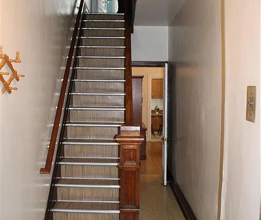 2nd image of 610 Bishopthorpe St