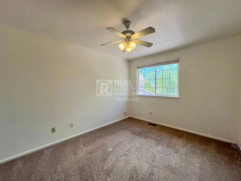 1385 Laurenwood Way — Photo 9