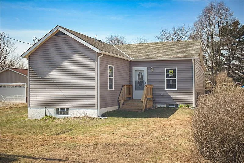 108 Hillview Rd photo 1