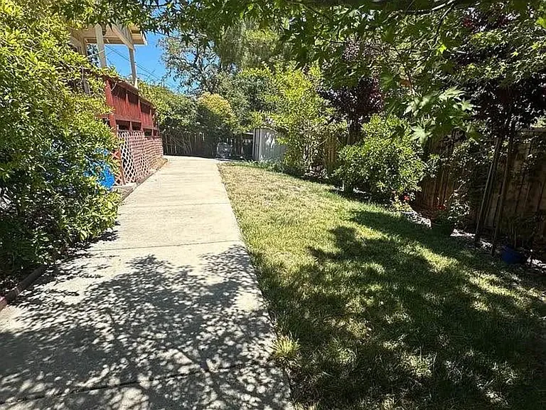1410 Dewing Ln — Photo 24