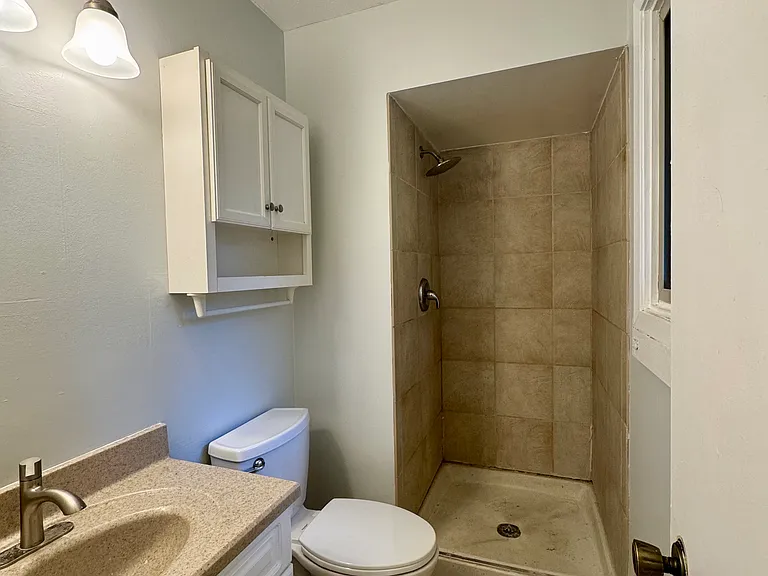 805 Donegal Dr — Photo 14