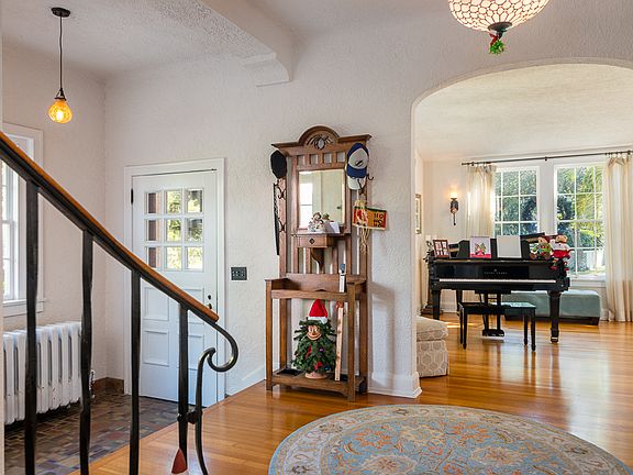 4th image of 180 Baltic Cir