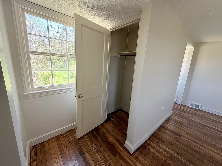 409 S Chestnut St — Photo 21