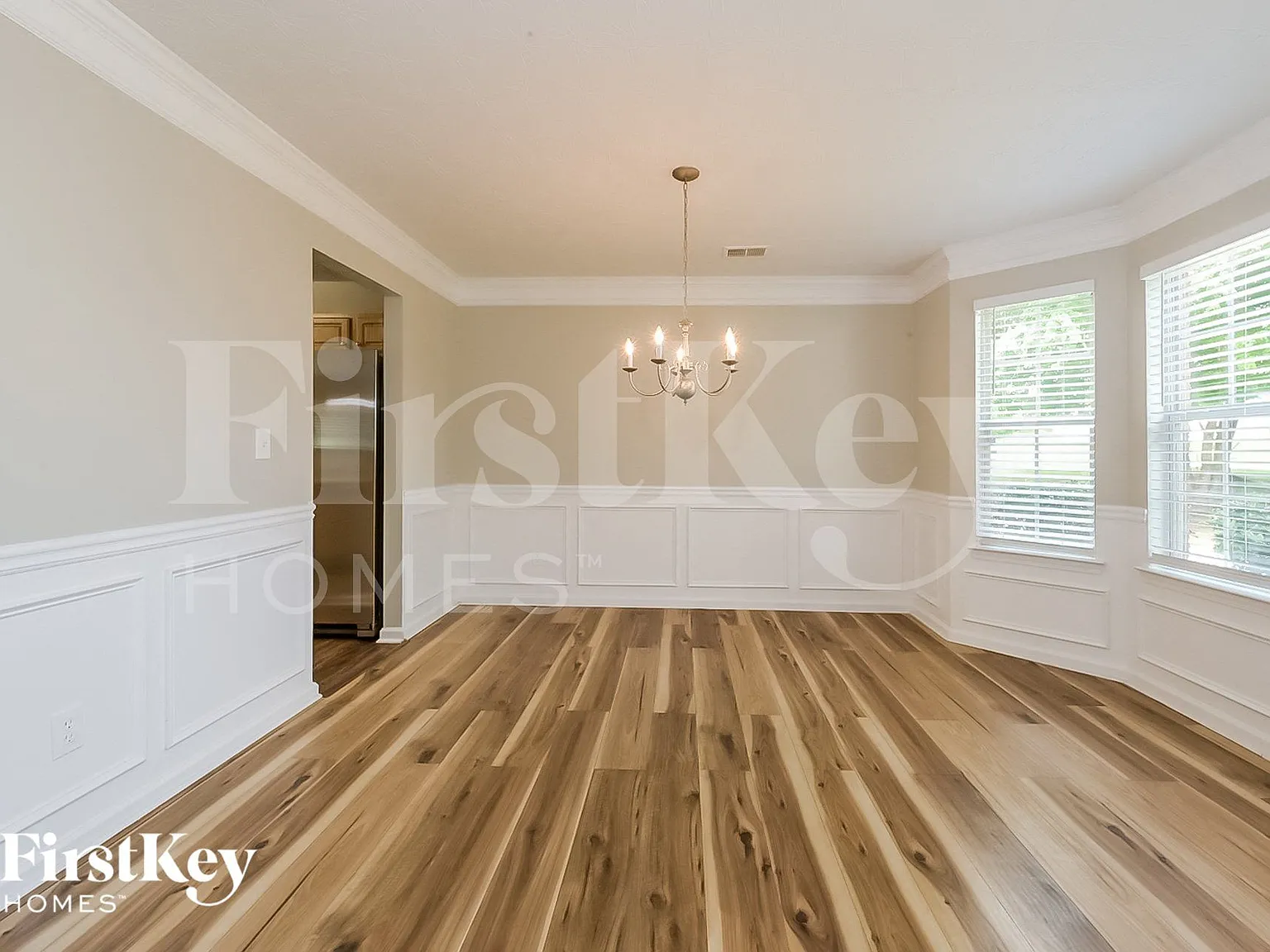 4 bed, 2.5 bath, 2710 sqft, $2,925 — Photo 4