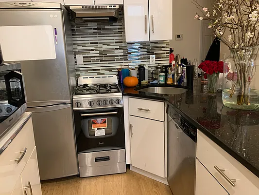 Rented by Smart City Real Estate LLC | media 4