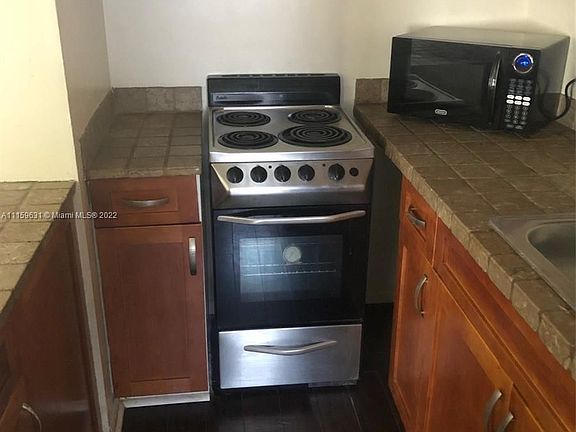 2nd image of 750 Pennsylvania Ave APT 9