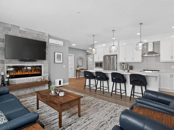 55 Wolf Hollow Cres SE #105, Calgary, AB T2X 1T8