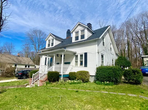 144 Spring Rd APT 2, Huntington, NY 11743