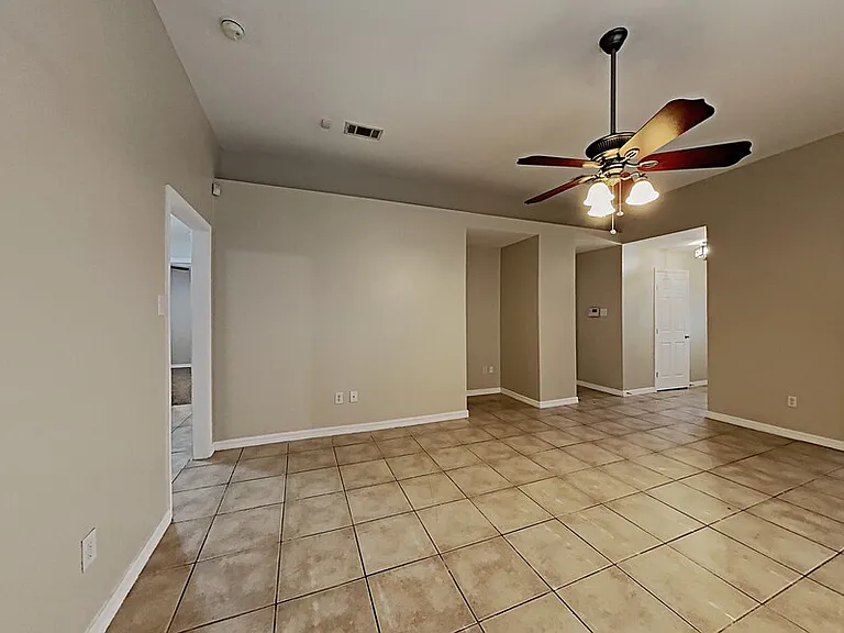 3320 Stanley Ave — Photo 3