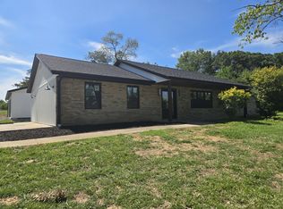 956 Auburn Ln, Goreville, IL 62939