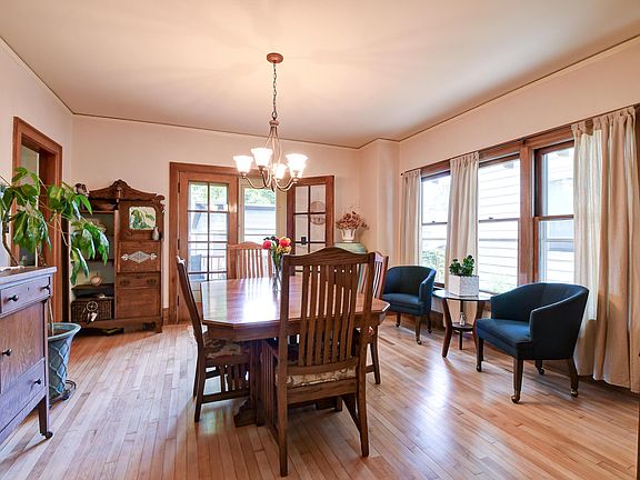 5th image of 3932 N Farwell Ave