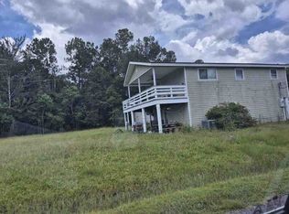 924 Washington St, Waveland, MS 39576