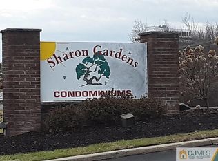 620 Sharon Ct, Woodbridge, NJ 07095