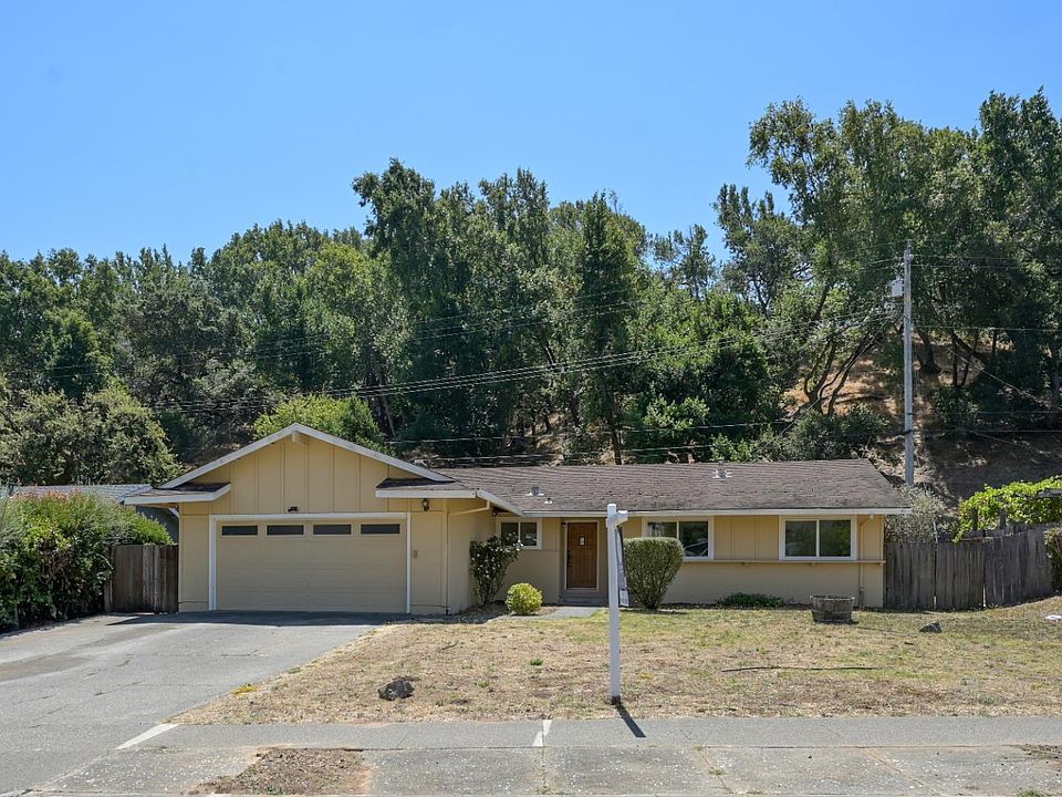 1st image of 2615 Center Road