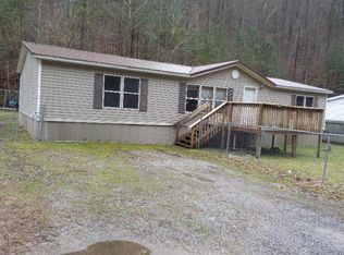 646 Harolds Branch Rd, Pikeville, KY 41501