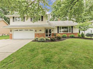 5388 Blue Bell Dr, Lyndhurst, OH