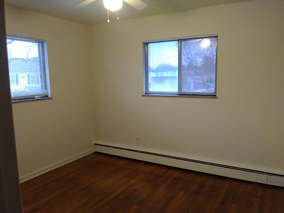 5th image of 175 E Oakridge St