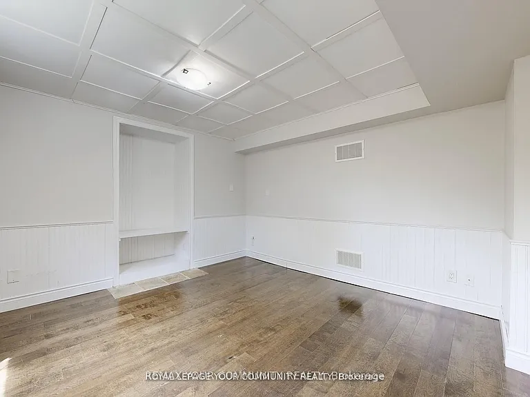 52 Eleanor Cir #LOWER — Photo 22