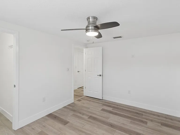 5400 Denver St NE — Photo 34