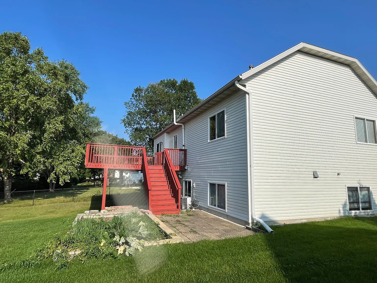 929 Plymouth Ln NW — Photo 4