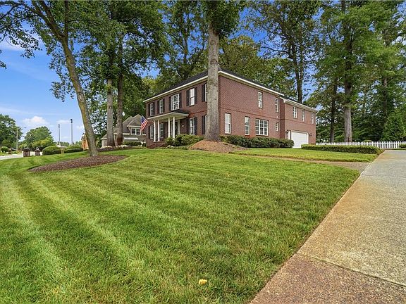5th image of 505 Shadow Brooke Dr