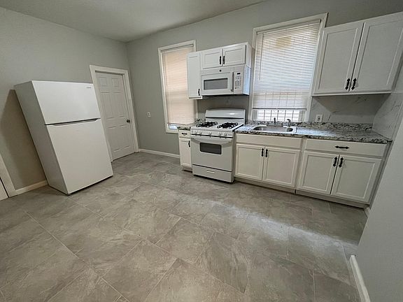 5th image of 687 S 20th St Floor 1