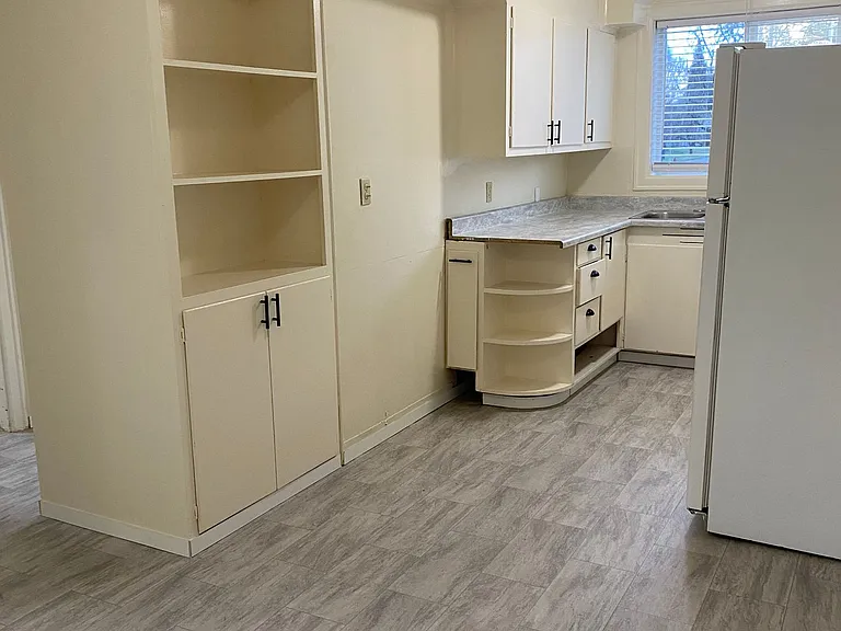 1814 Cedar St — Photo 2