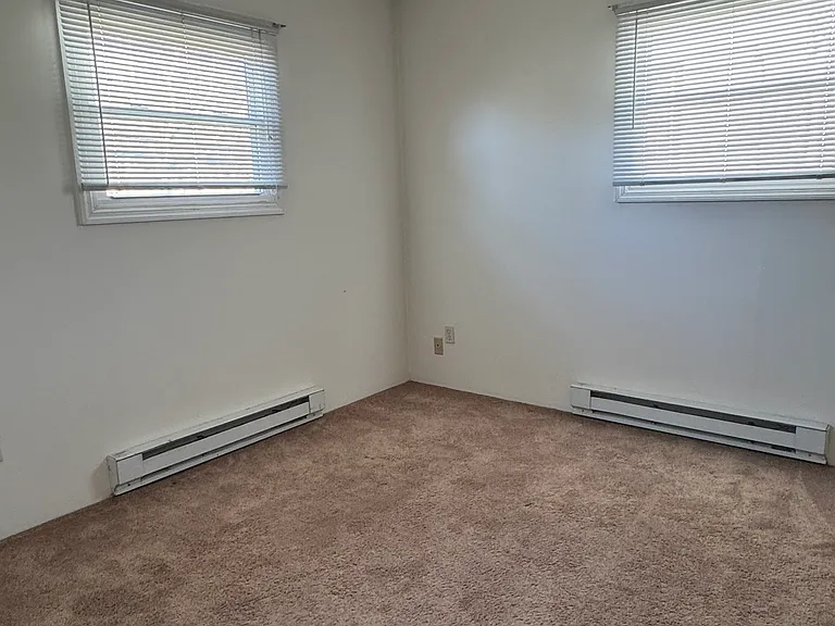 418 Main Ave — Photo 10