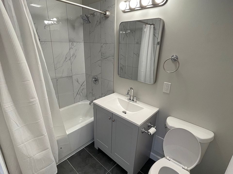 1st image of 515 S Milwaukee Ave #517-06