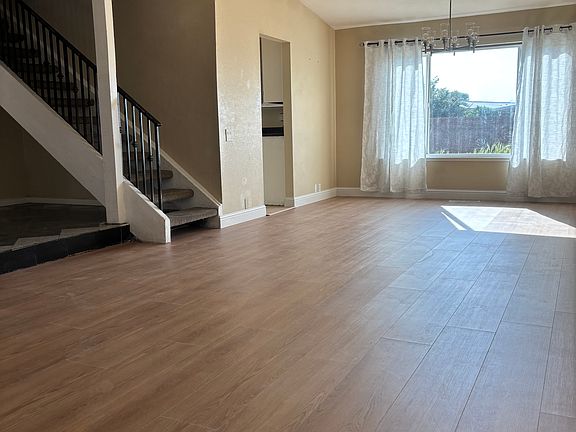 4th image of 27929 Capetown Ave