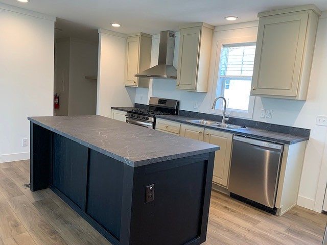 1st image of 499 Vermont #499