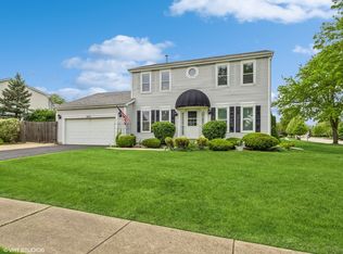 1473 Parkridge Dr, Crystal Lake, IL 60014