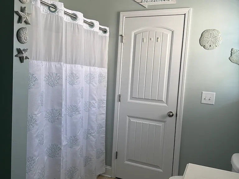 1444 Eastbourne Dr — Photo 26