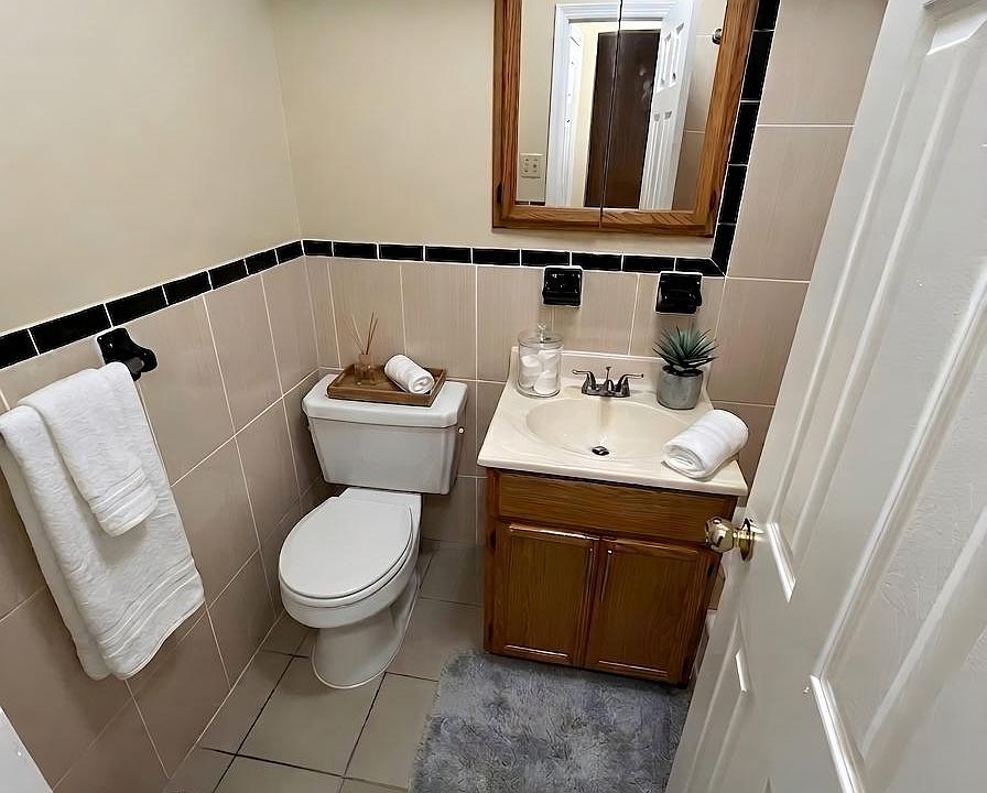 2nd image of 87-87 171st St #705