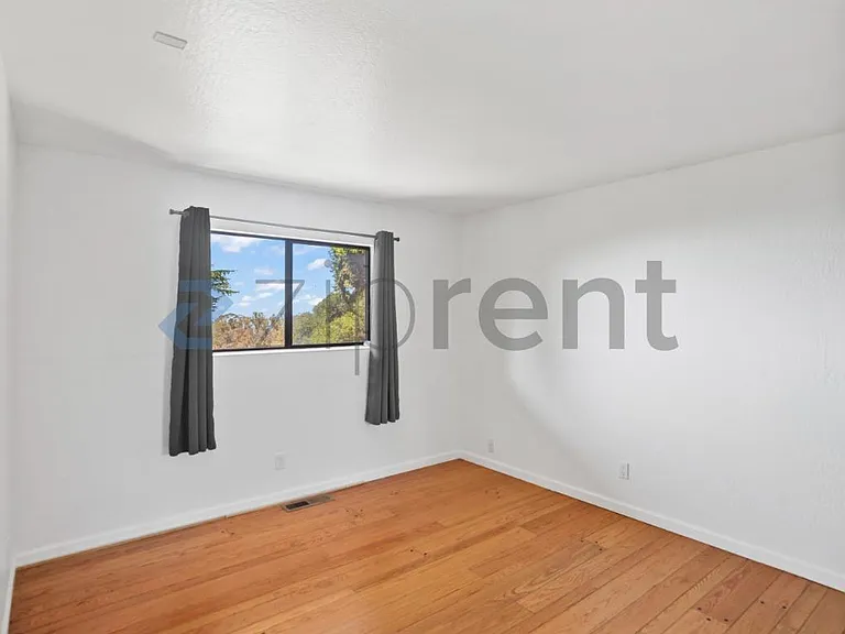 1127 Contra Costa Dr — Photo 16