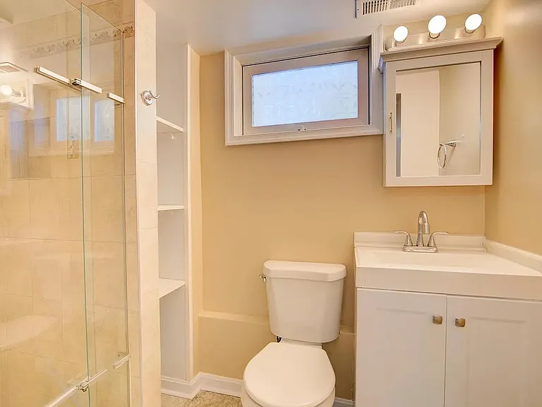 5868 Arlington Blvd — Photo 3