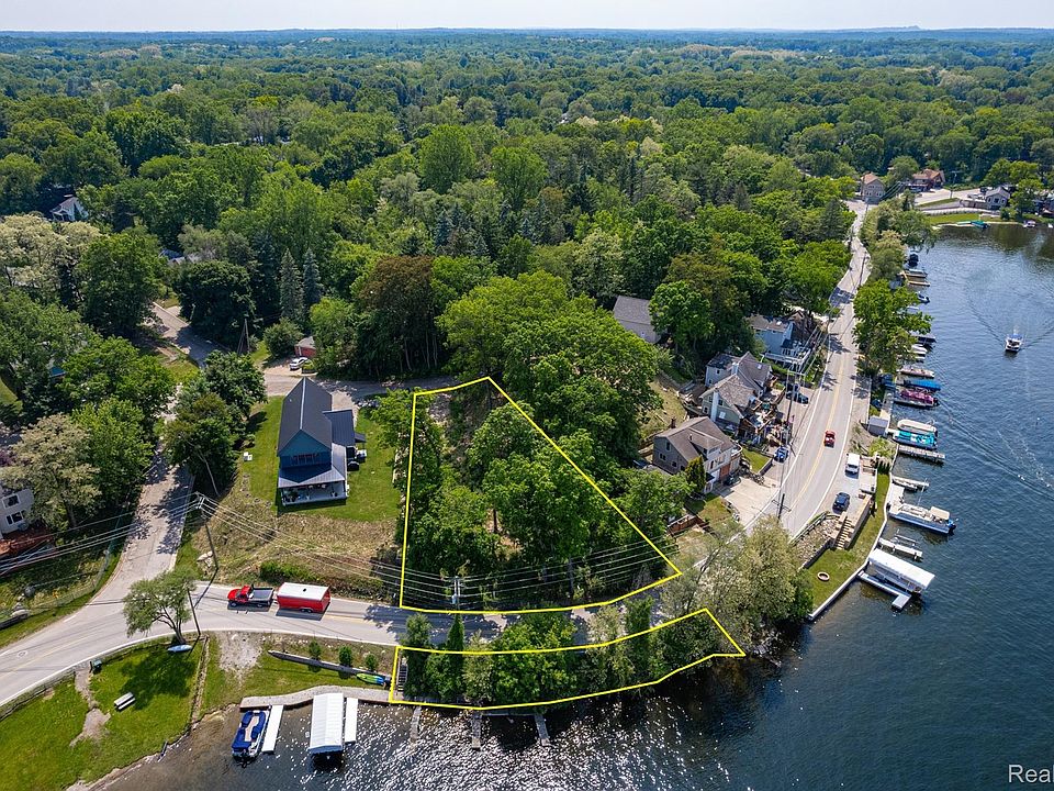1st image of 411 Heights Rd
