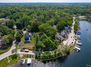 411 Heights Rd, Lake Orion, MI 48362
