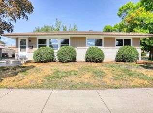 8600 W Crawford Ave, Milwaukee, WI 53228