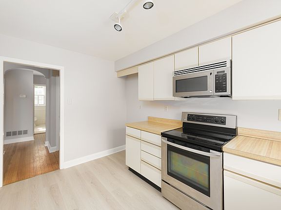 3rd image of 500 E Lancaster Ave Unit 124