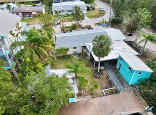 835 Seabreeze Dr, Ruskin, FL 33570