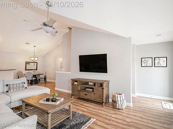 3rd image of 648 Olde English Cir