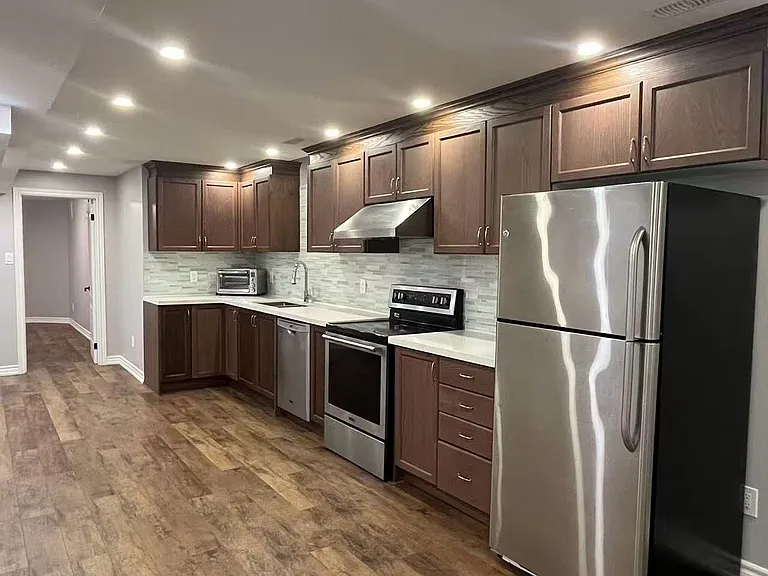 391 Peter Rupert Ave #BASEMENT — Photo 3