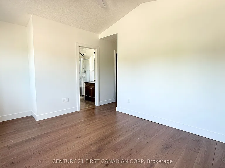 197 Baxter St — Photo 20