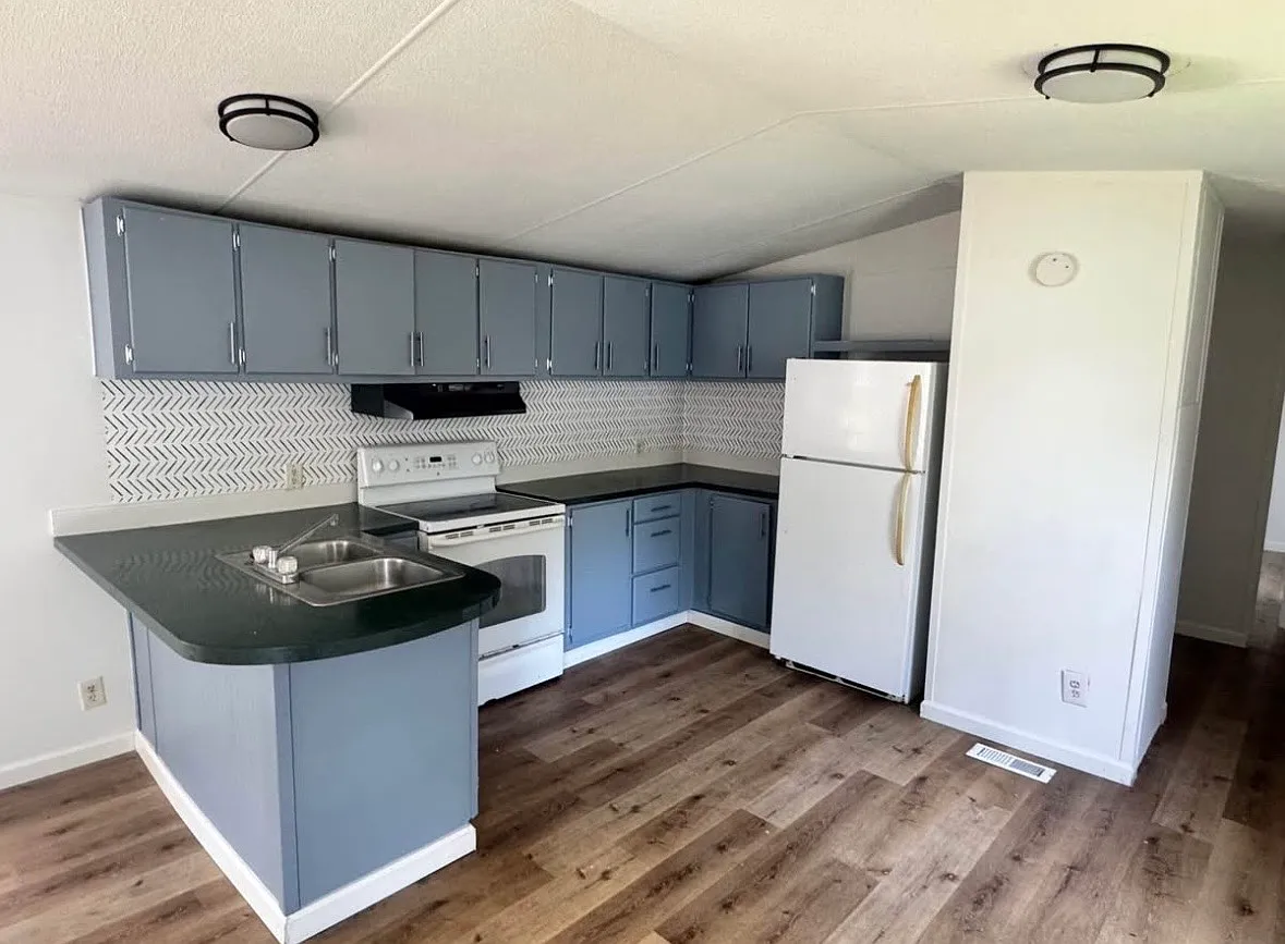 3 bed, $1,200 — Photo 3