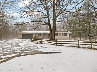 2817 N Carter Rd, Pinconning, MI 48650